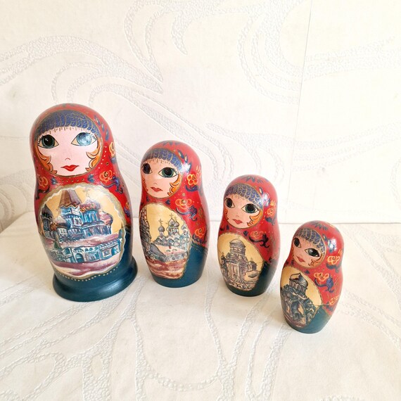 Poupee Russe Matrioschka Peinte Main + Ses 7 Petites Poupees A L