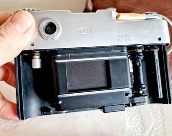 ソビエト連邦製 FED 4 オリンピック写真カメラ 35 mm 写真付き