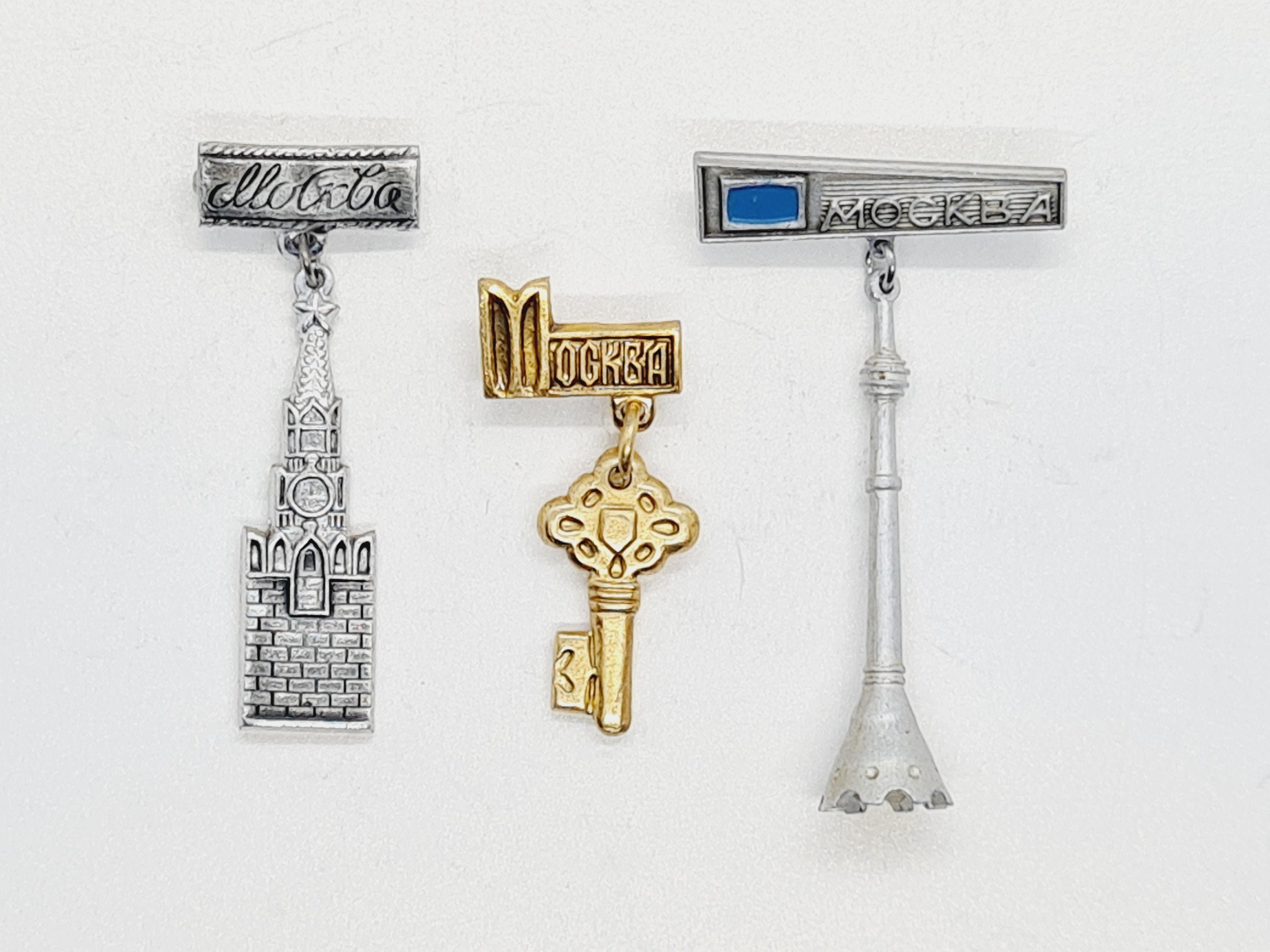 Lot De 12 Pins URSS Vintage - Moscou Kremlin - Ukraine