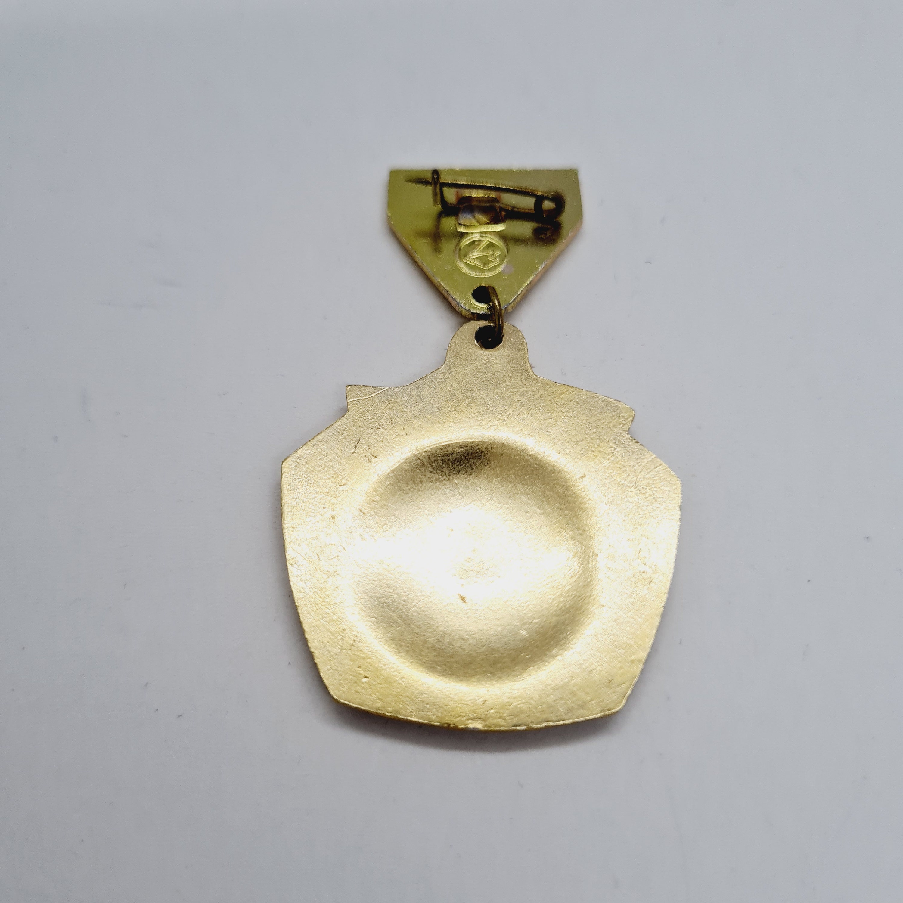ロシア革命60周年記念のピンバッジ Soviet Kazakh Flag - Vintage Soviet Badge of 60 Years Anniversary