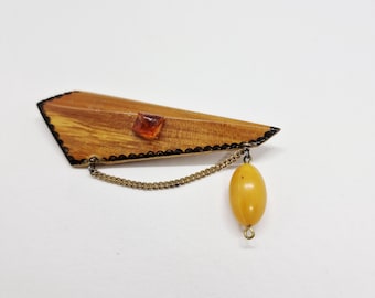 Letse vintage harpbroche met barnsteen gemaakt in de USSR in de jaren 1970