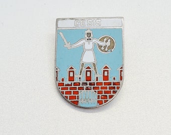 Cesis Pin - Wappen der Stadt Cesis in Lettland - Sowjetisch Vintage Cesis Pin Badge Made in UdSSR 1980