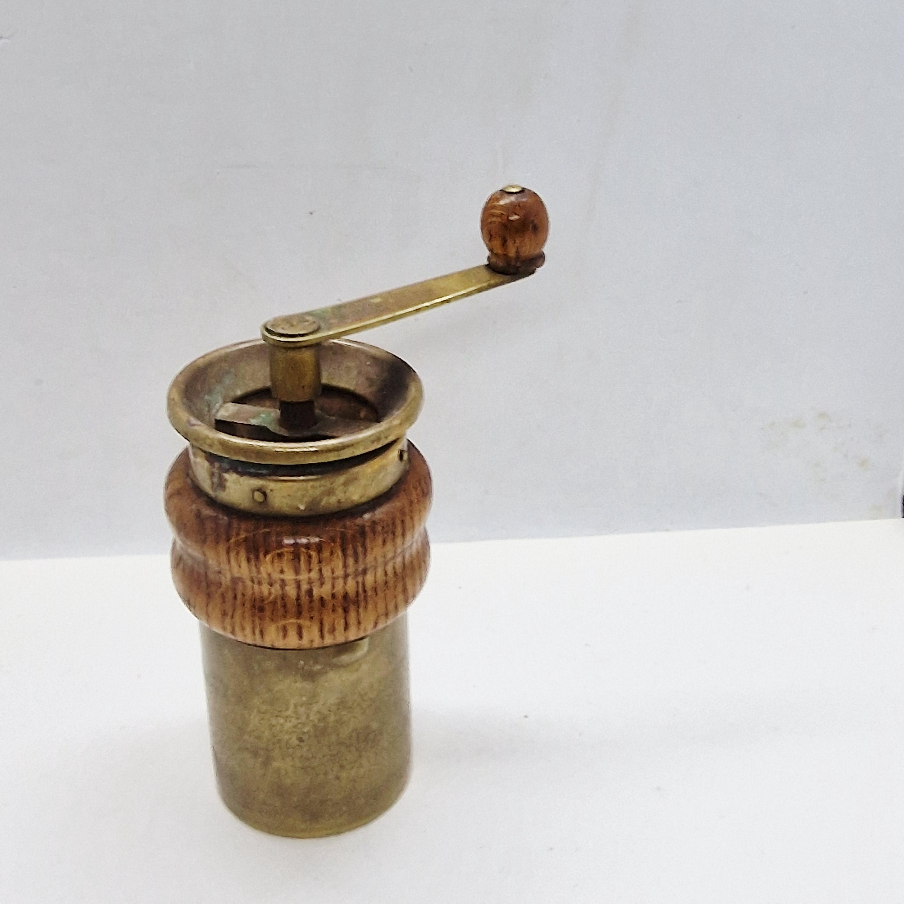 ラトビアのヴィンテージペッパーグラインダー - 1970年代にラトビアで