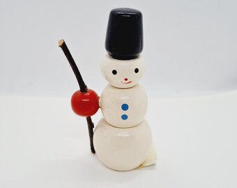 Vintage Schneemann Spielzeugfigur aus Holz im Jahr 1979