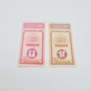 10 and 20 Mongolia Mongo Banknotes issued in 1993