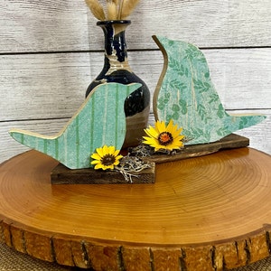 Wooden spring birds, mama and baby bird, for mantel, shelf, tabletop, desktop, decorative tray
