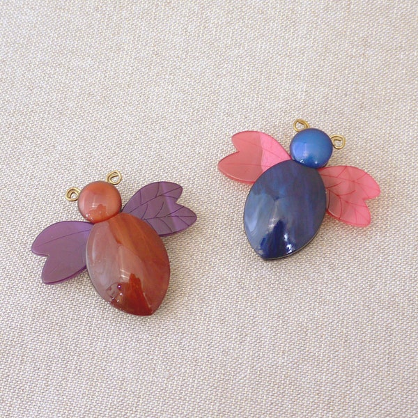 Broche SCARABEE en résine violet et orange ou rose et bleue et attache en acier inoxydable doré