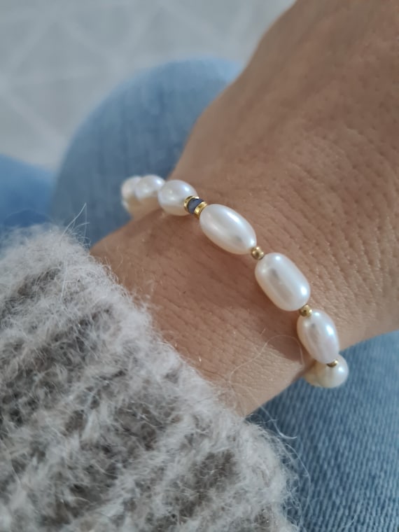 Bracelet in natural white grain of rice and blue kyanite pearls PEARL collection