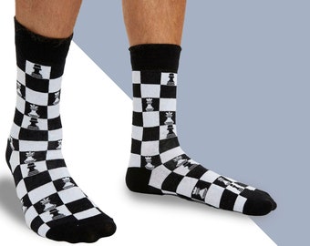 Calcetines de ajedrez / Juego de ajedrez en blanco y negro / Equipo de ajedrez loco / Atuendo genial de tablero de ajedrez / Regalo para él, Navidad, hija, hijo, papá, cumpleaños
