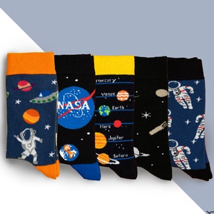 Weltraum Planeten Lustige Socken | Astronaut NASA Galaxy Cosmic Ungerade Geschenk | Gemütliche Baumwolle | Geschenke für Sie Him Weihnachten Geburtstag Tochter Sohn