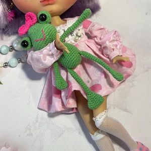 Mini toy for dolls 1/8, 1/6, Amigurumi crocheted miniature, dollhouse Blythe, toy for Blythe, crocheted miniature frog