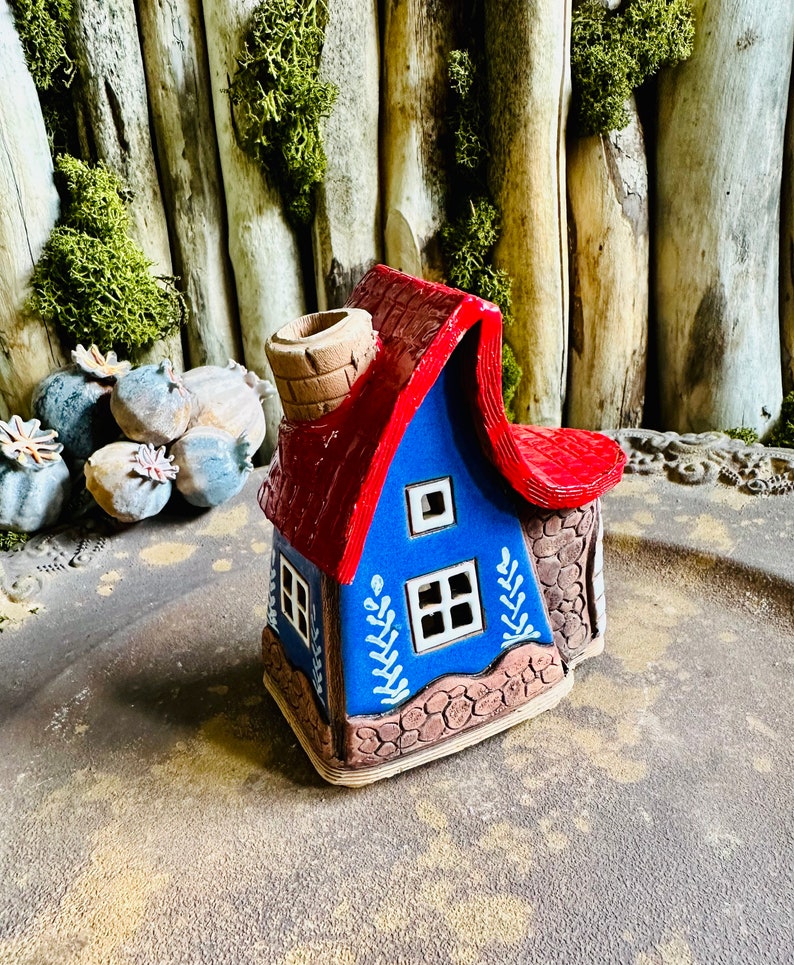 Miniatuur keramisch huisje. Theelichtjes Kandelaars . Woondecoratie. Origineel cadeau. Handgemaakt keramiek. Tafeldecor, interieur, huisontwerp Blauw