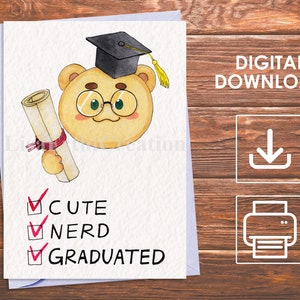 Carte de graduation imprimable, carte d'ours Nerd diplômé mignon, carte de félicitations, carte de casquette de mortier, casquette de graduation, téléchargement numérique