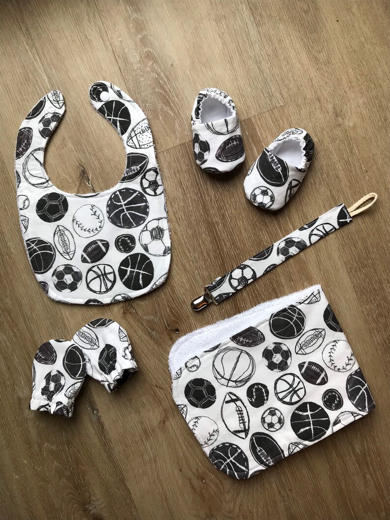 Sport Full Set Handmade Infant Booties Bib Mittens Pacifier Clip Mittens Burp cloth