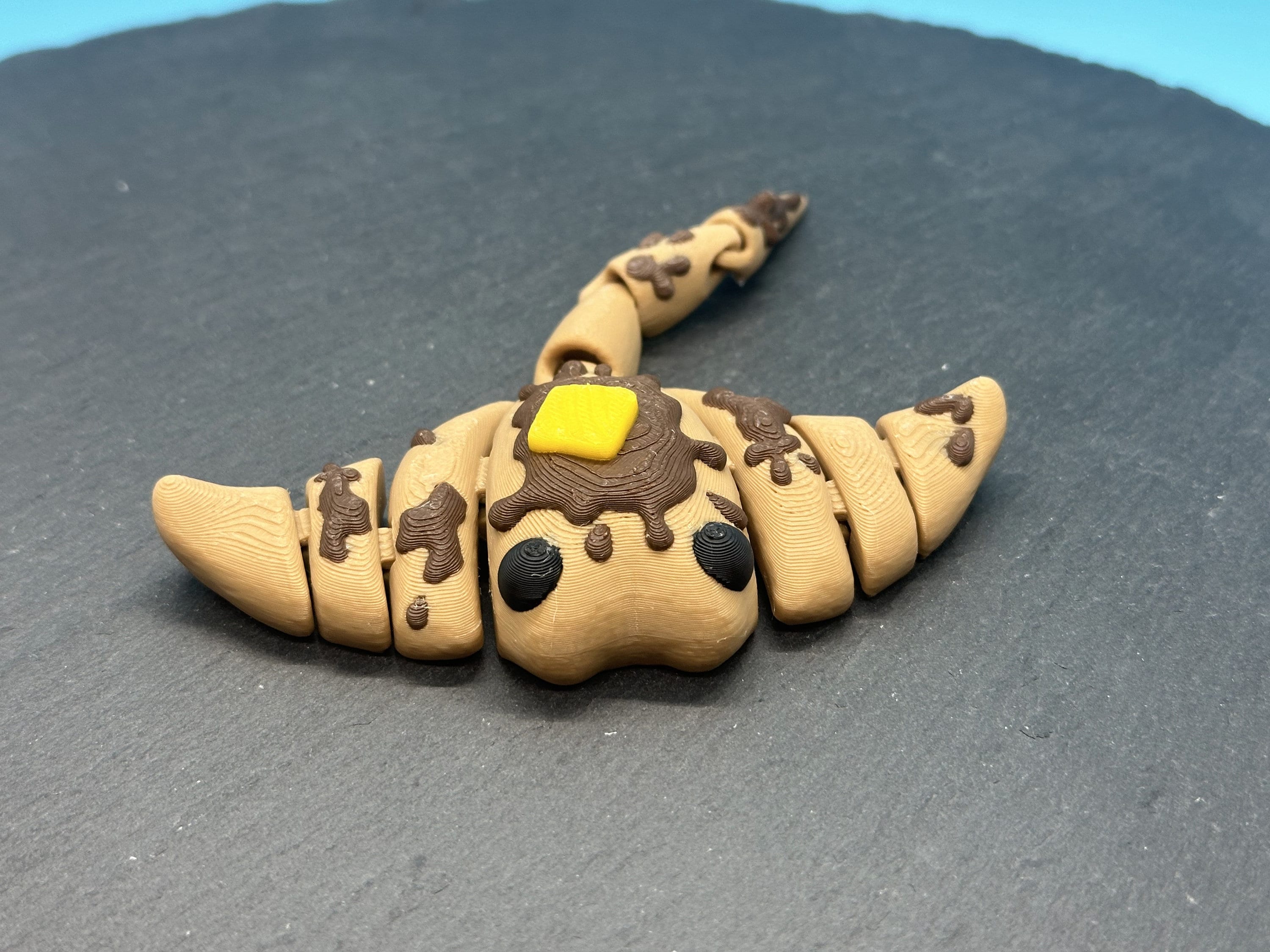 Articulated Pancake Stingray Fidget Toy, Flexi Sensory Desk Pet