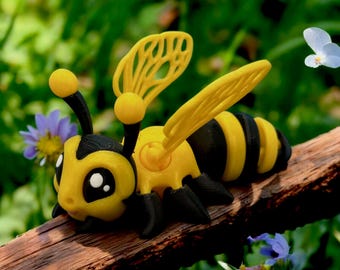 Articulated Fidget Bee, Flexi Sensory Bee Toy, 3D Printed Desk Pet, Bee Lover Gift, Kawaii Honeybee Fidget, Keychain Option, Stress Relief