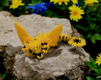 Flexi Winged Sunflower Dragon Fidget Toy, Articulated Flower Dragon, 3D Printed ADHD Desk Toy, Dragon Lover Gift, Sensory Stress Relief