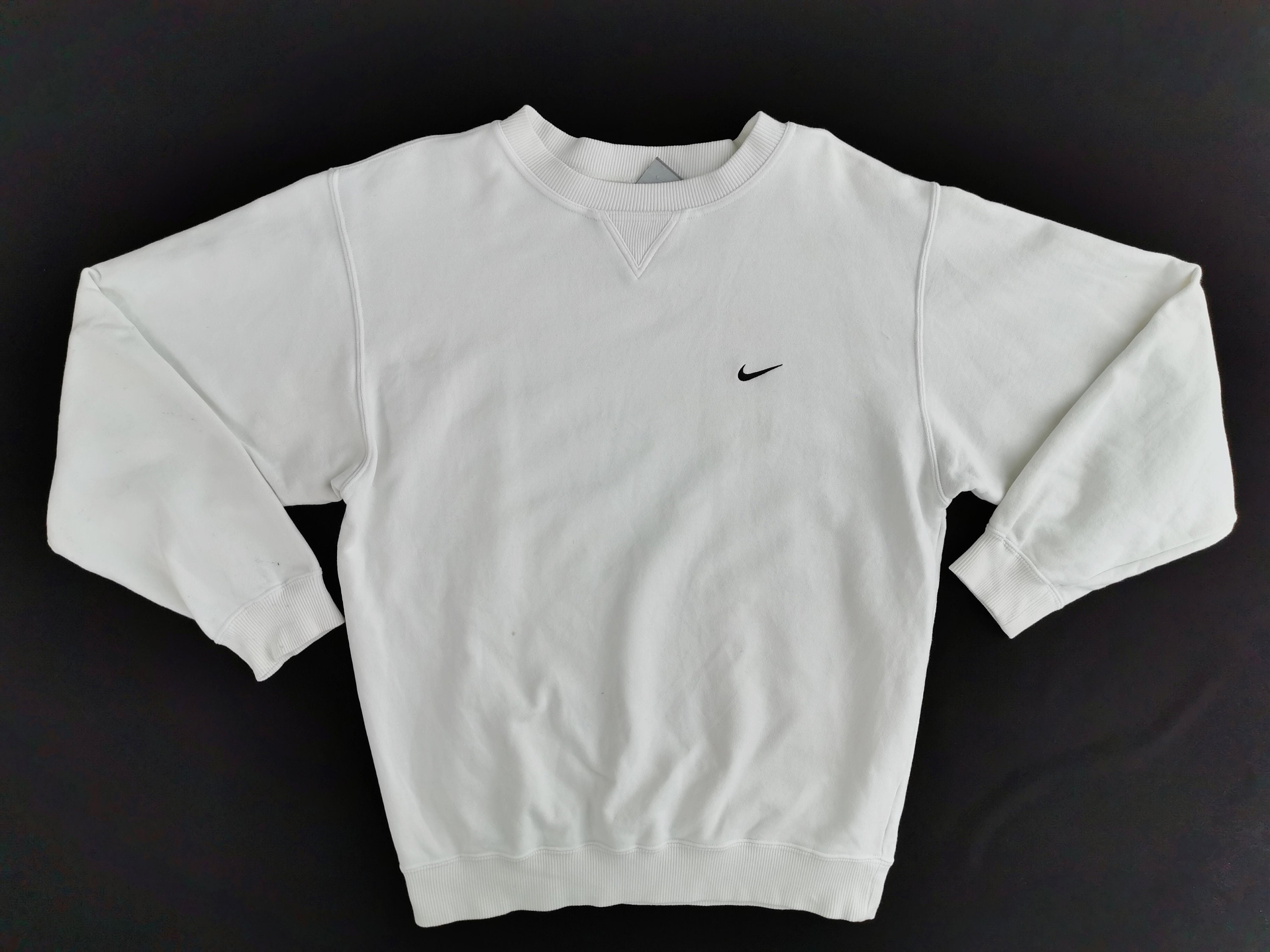 white nike sweatshirt vintage