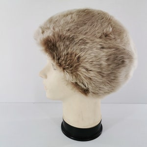 帽子 Made in Italy Fake fur cap Vintage off White Faux Fur Womens Hat With Rhinestones