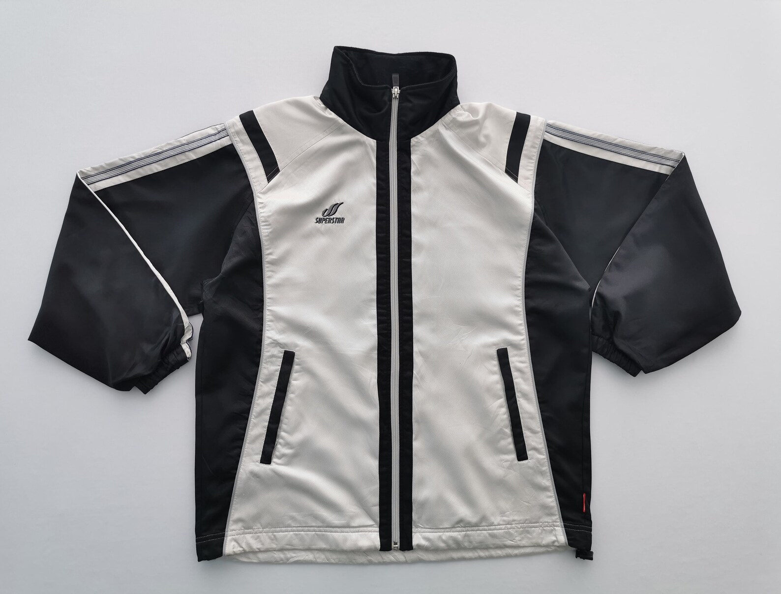 mizuno superstar