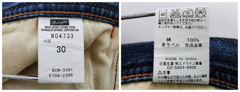 Może przedstawiać: Zbliżenie dw&oacute;ch metek przymocowanych do pary niebieskich dżins&oacute;w. Jedna metka wyświetla "Wrangler" i rozmiar "30". Druga zawiera instrukcje prania i skład materiału: 100% bawełna, sk&oacute;ra syntetyczna.