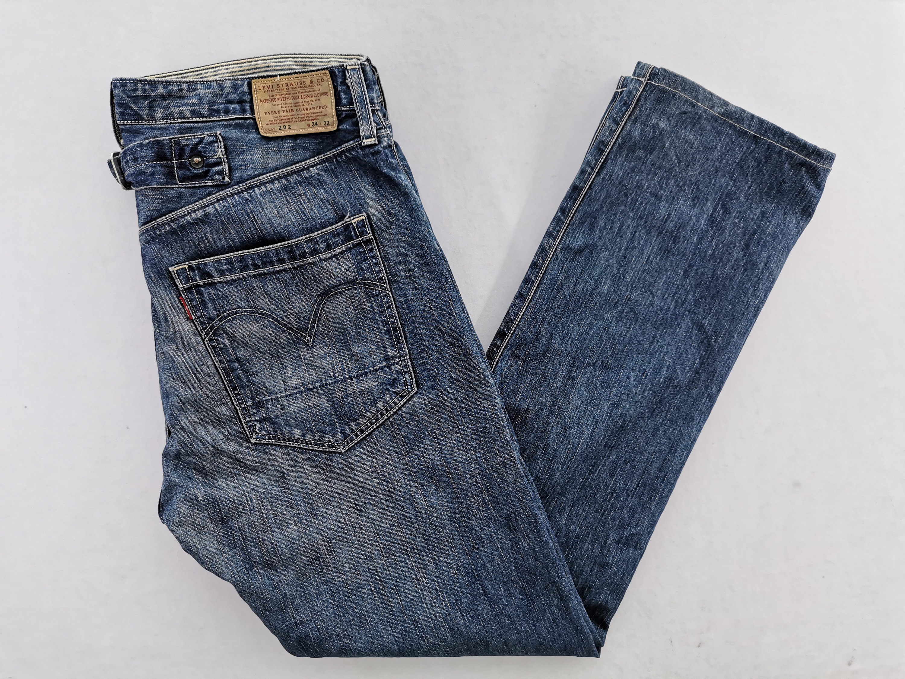 Levis 202 jeans hotsell