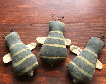 Primitive Bees, bowl fillers, farmhouse decor, bee decor, shelf sitter,tucks, spring primitive bees, ornie, honey bees, handmade primitive