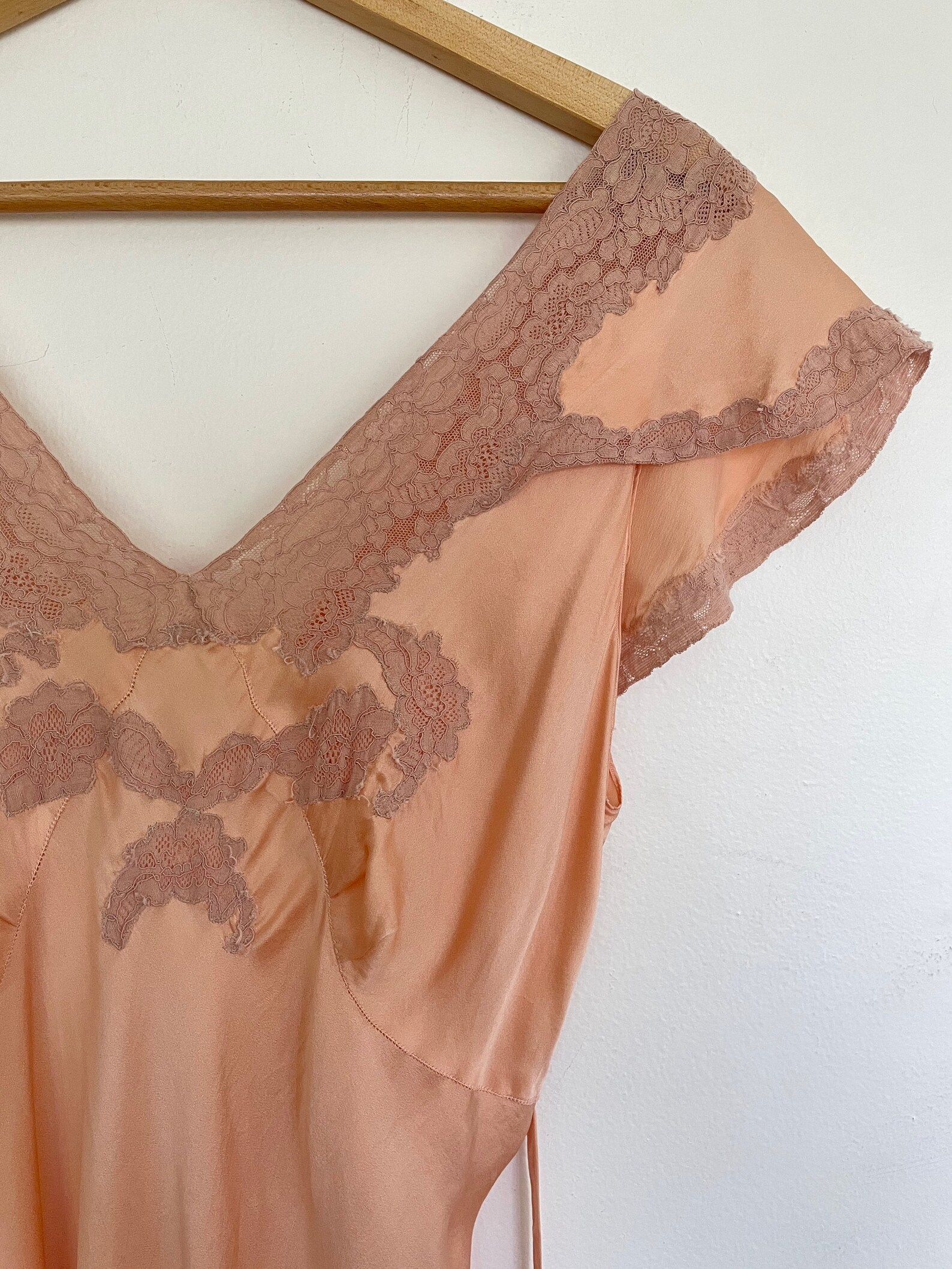 cap sleeve slip