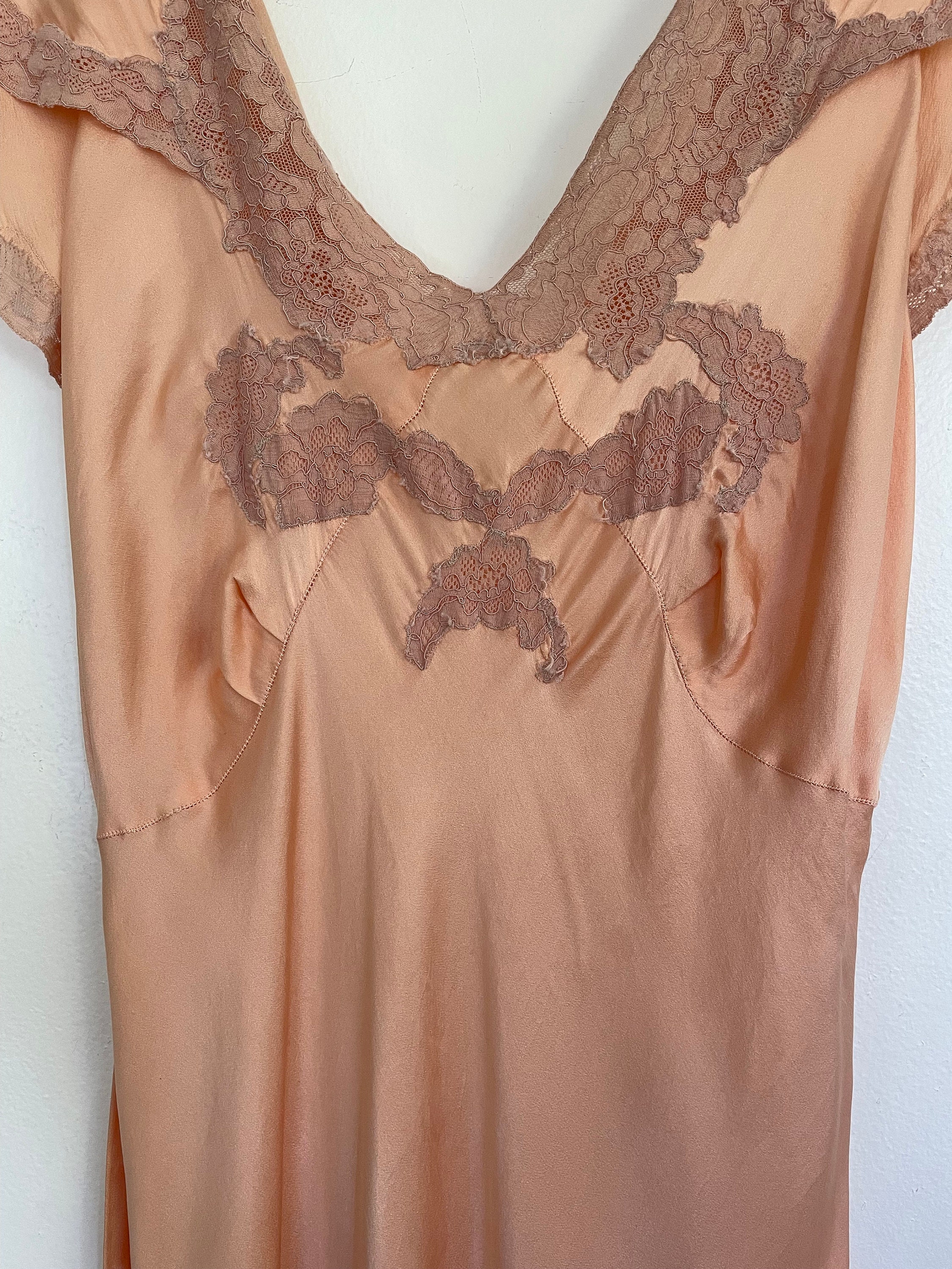 cap sleeve slip