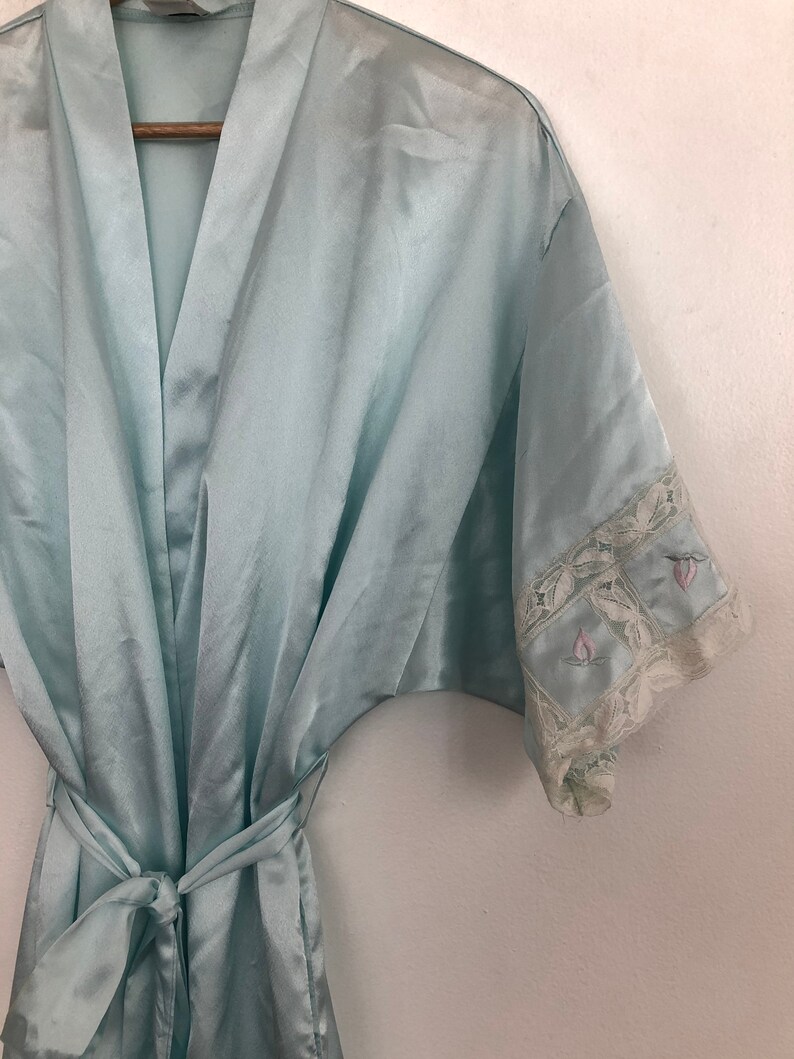 VTG 80s Embroidered Sleeved POLYESTER ROBE