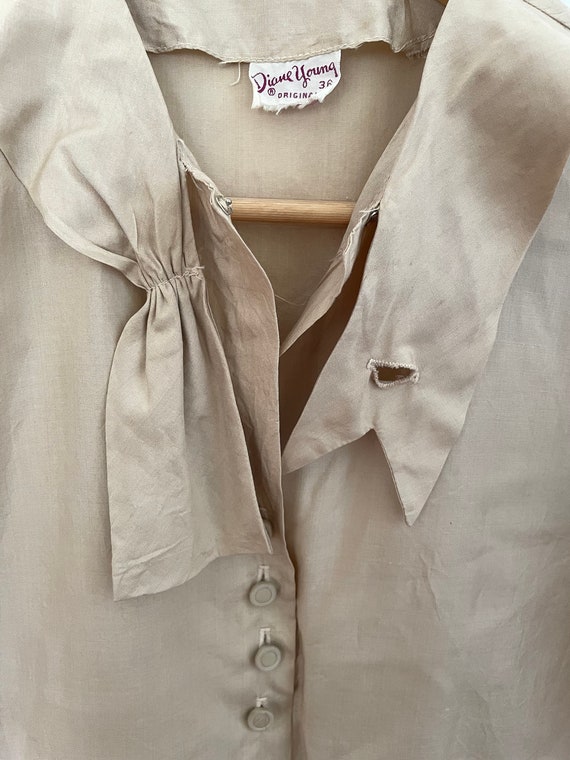 Vintage 1950s Thin TIE_NECK BLOUSE - image 3