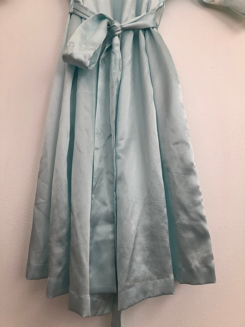 VTG 80s Embroidered Sleeved POLYESTER ROBE