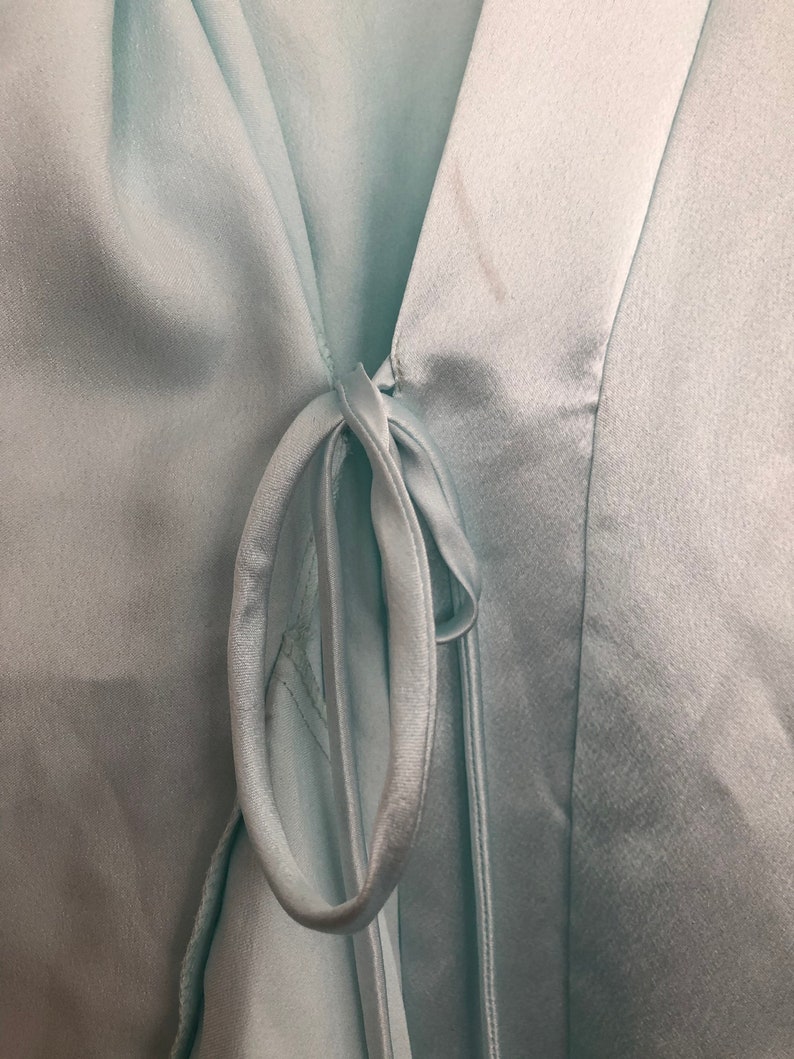 VTG 80s Embroidered Sleeved POLYESTER ROBE