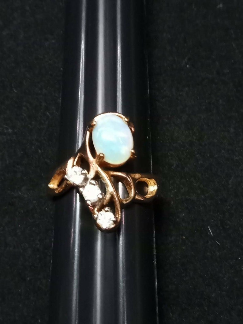 18K GE Simulated Opal and Rhinestones Ring