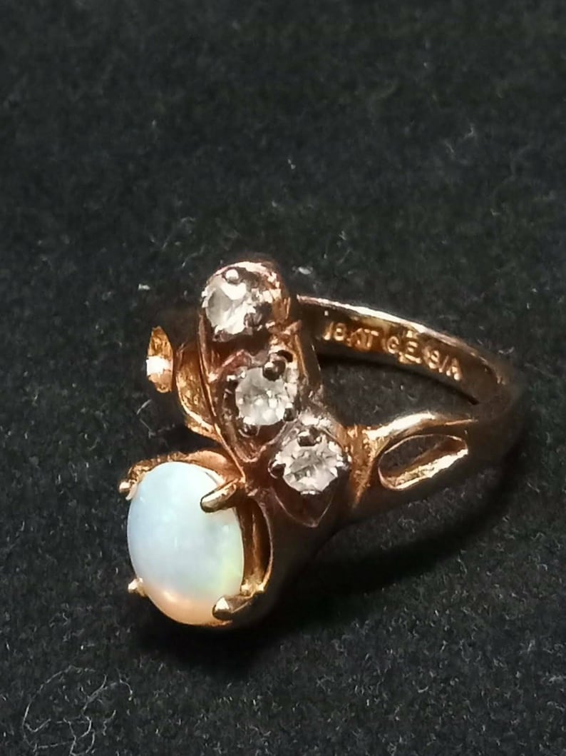 18K GE Simulated Opal and Rhinestones Ring