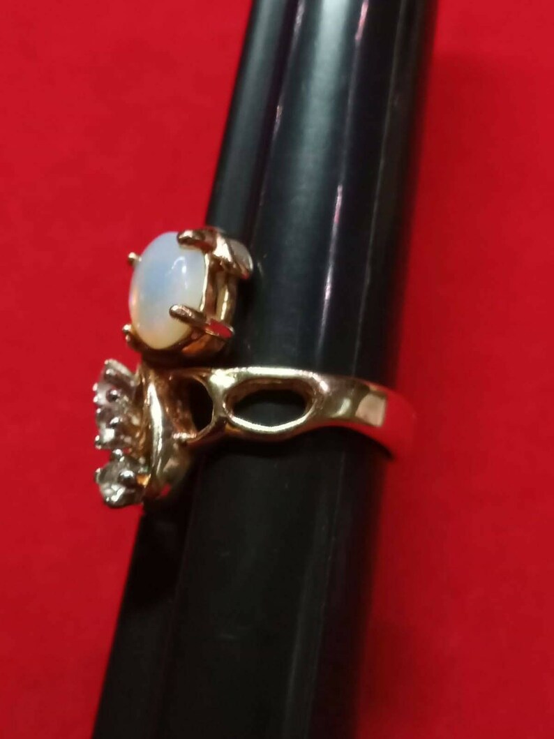 18K GE Simulated Opal and Rhinestones Ring