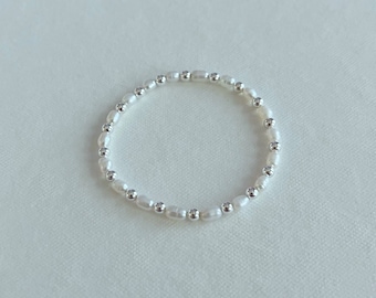 925 Sterling Silver & Freshwater Pearl Beaded Stretch Bracelet | minimalist dainty silver and pearl elastic stacking bracelet, women's gift