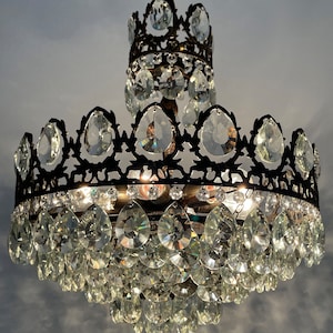 Antique / Vintage Grand Size  Brass & Crystal 6-Tiers Chandelier (6-Light)