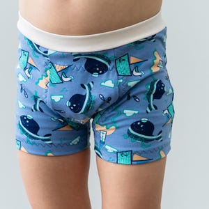 Incontinence boys&#39; boxers with an impermeable front part suitable for mild urine leakage