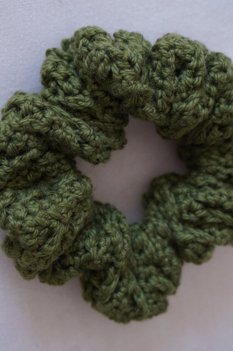 The cross stitch scrunchie crochet pattern image 1