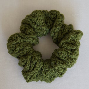 The cross stitch scrunchie crochet pattern image 6