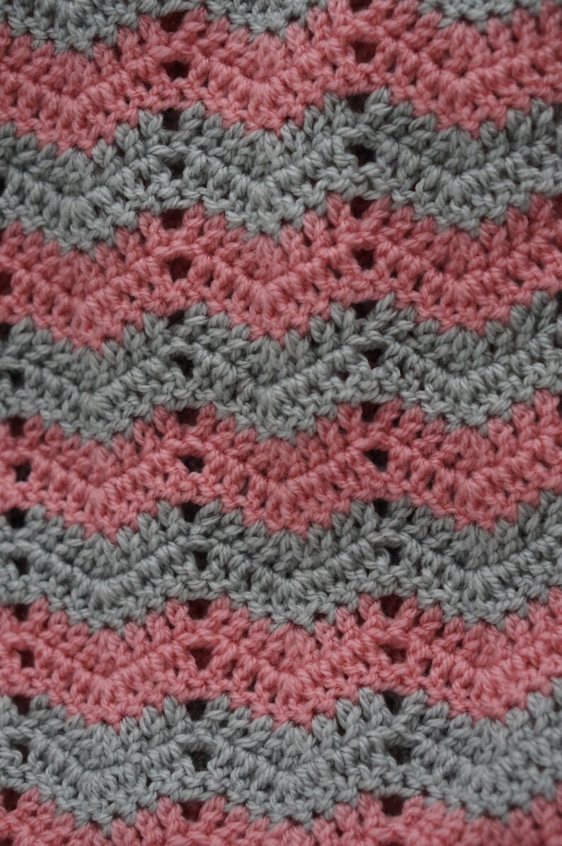 Wave stitch neck warmer crochet pattern image 5