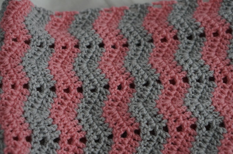 Wave stitch neck warmer crochet pattern image 6