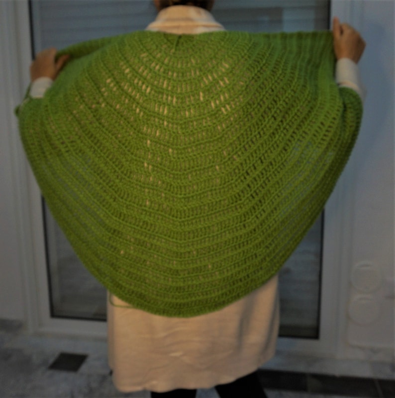 Crocheted Half circle shawl pattern image 1