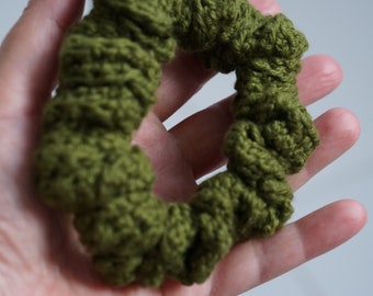 Easy Scrunchie Crochet Pattern. Back loop single crochet stitch