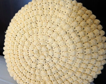 Bobble stitch round pillow crochet pattern