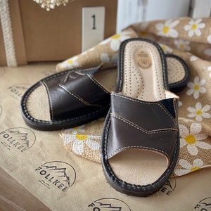 Follkee Women&#39;s Sandals Flip Flops Slippers Natural Leather Size7.5 US