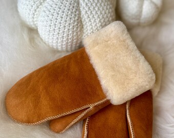 Follkee Unisex Sheepskin Wool Mittens – Handmade Merino Wool Gloves in Light Brown & Natural Beige – Warm, Sustainable Winter Wear