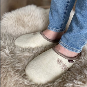 Follkee Women's Slippers Beige / Ultra Light / Wool Felt Blend/ Slip on/ Cute Slippers image 7