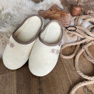 Follkee Women's Slippers Beige / Ultra Light / Wool Felt Blend/ Slip on/ Cute Slippers image 4